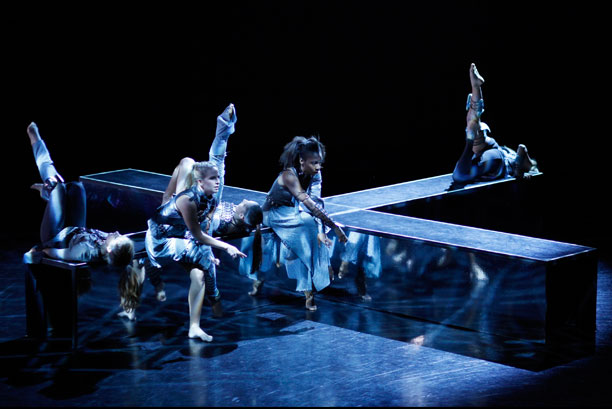 aXisMainBodySeatedLook