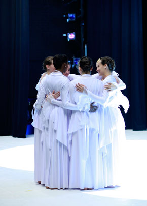 DovenSoulsCastHugSideBarVert