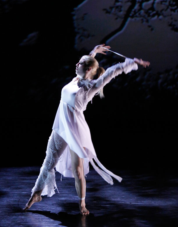 SBNMMReachUpMainBodyVert